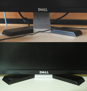 モニターの位置を低くする